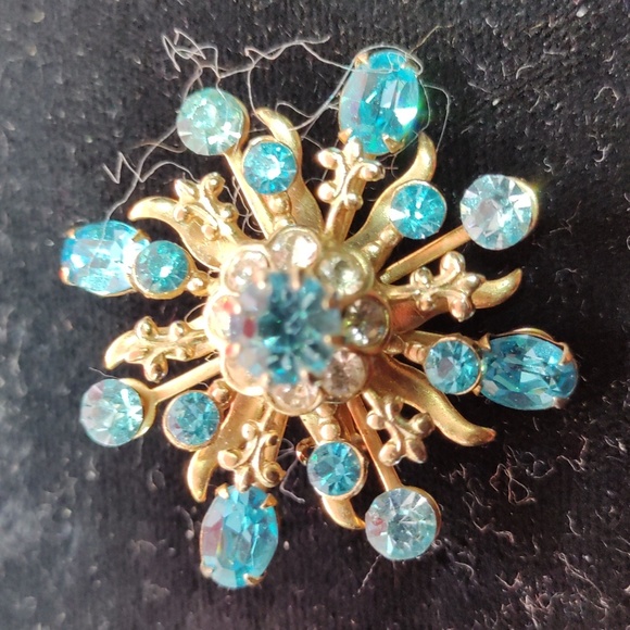 VINTAGE rhinestone snowflake brooch - Picture 2 of 3